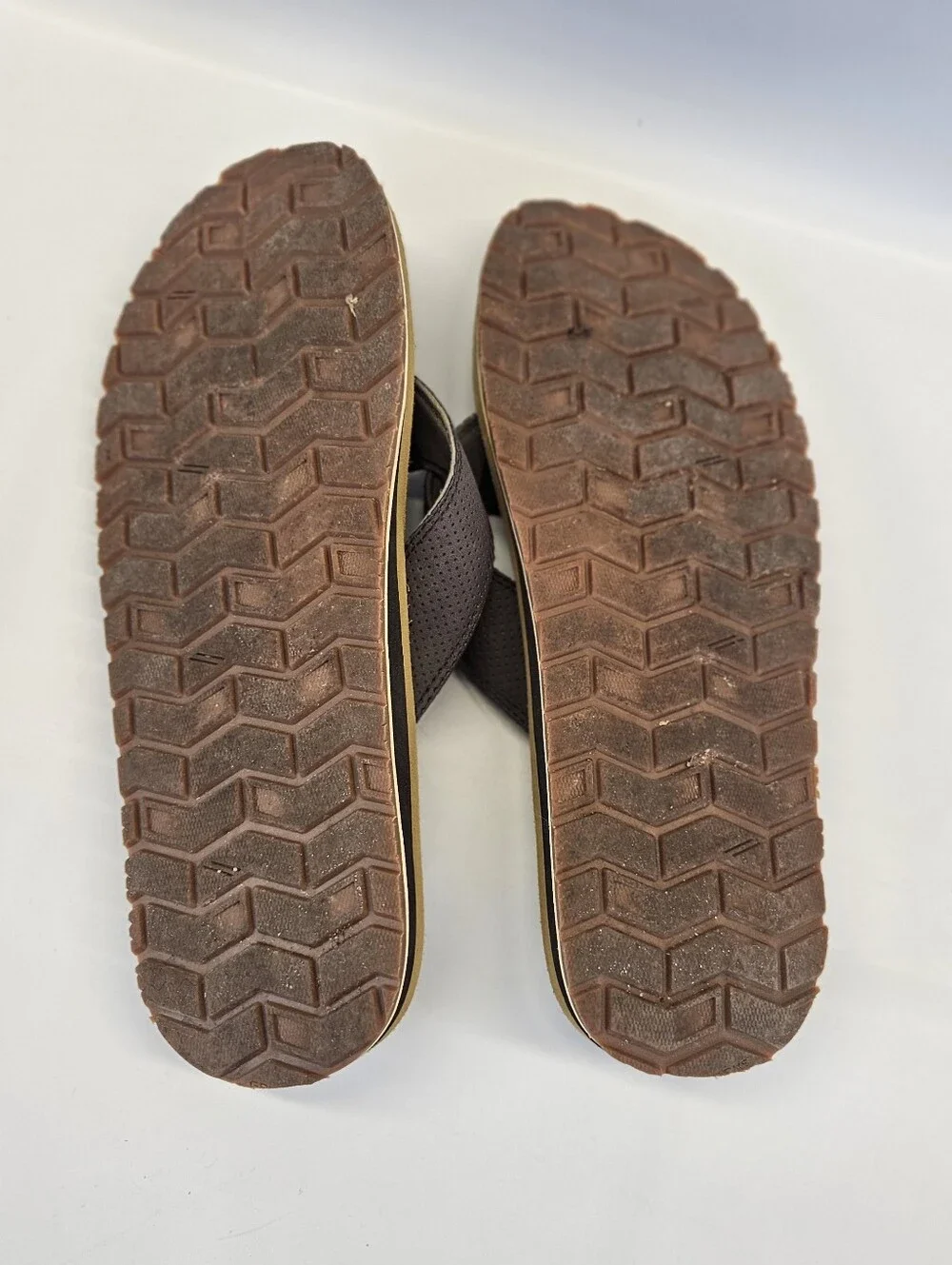 Grundens Sandals SeaDek Flip Flops Mens Size 11 Brown Post Toe Vacation Beach